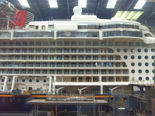 Balkon-Kabinen auf der Disney Dream im Baudock der Meyer Werft