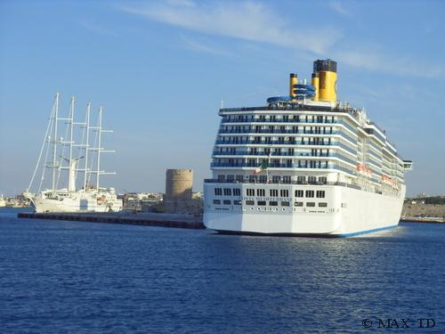 Windjammer Wind Spirit, Kreuzfahrtschiff Costa Mediteranea