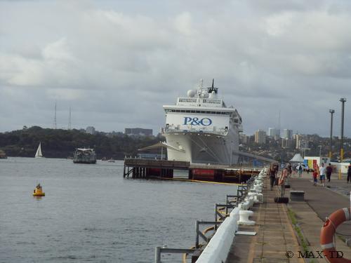 MS Pacific Sun in Sydney in Darling Harbour