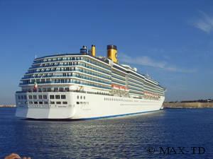 Costa Mediterranea im Hafen von Rhodos