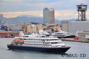 Seadream 2 im Hafen von Barcelona