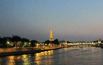 Paris in der Abenddämmerung